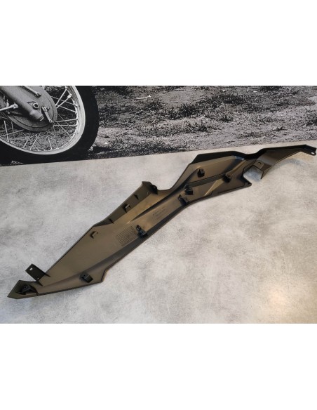 Cache latéral gauche noir FORZA 125/250 HONDA 64434-K0B-T00ZD