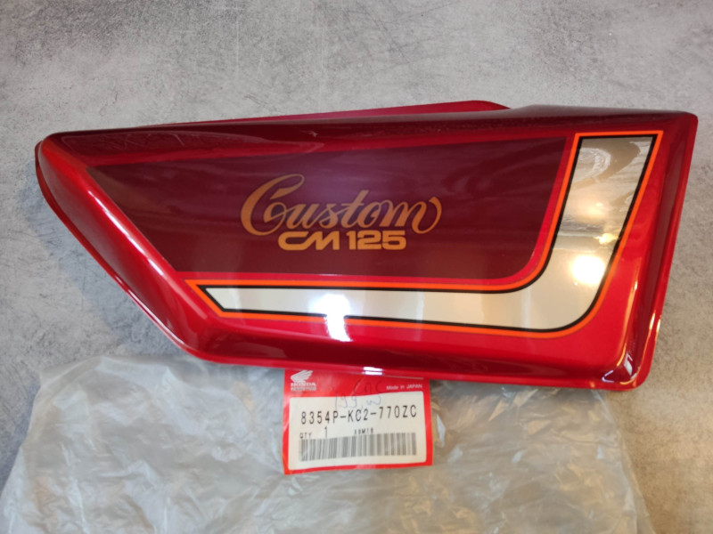 Cache latéral coté droit CM125C 88/91 HONDA 8354P-KC2-770ZC