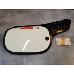 Cache latéral droit MTX125RW 83 HONDA 836A1-KE1-000ZD