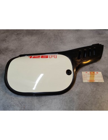 Cache latéral droit MTX125RW 83 HONDA 836A1-KE1-000ZD