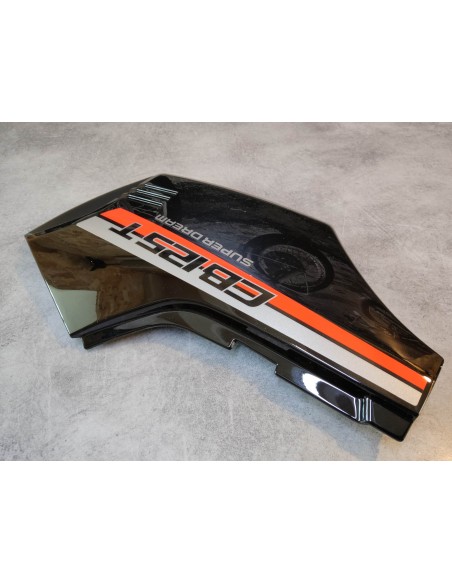 Cache latéral coté droit neuf CB125T 84 HONDA 835A4-KC1-740ZC