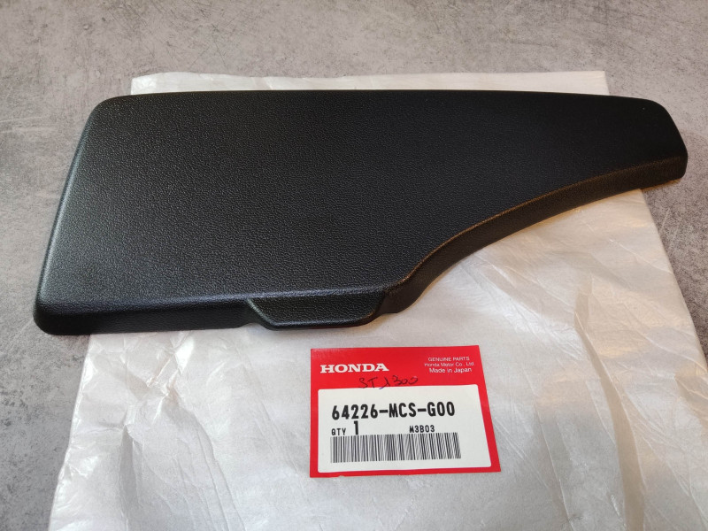 Couvercle vide poche coté droit ST1300 02-13 HONDA 64226-MCS-G00