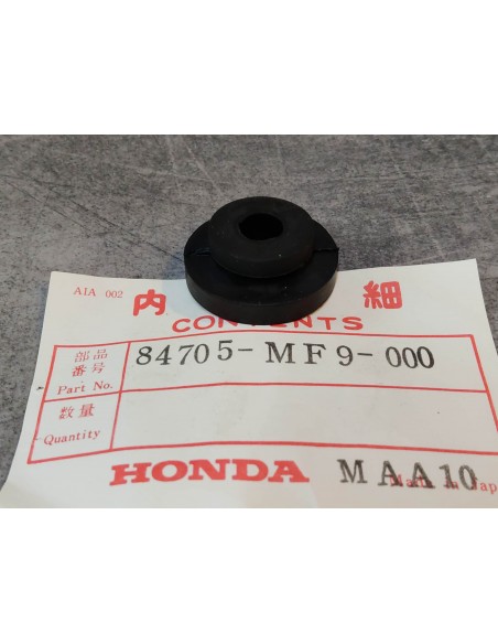 Caoutchouc montage feu arrière VF1000 VT500 NS400 HONDA 84705-MF9-000