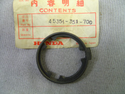 Bague sur mécanisme de freinage dans étrier de CB125JX B6 CB200 (diamètre ext