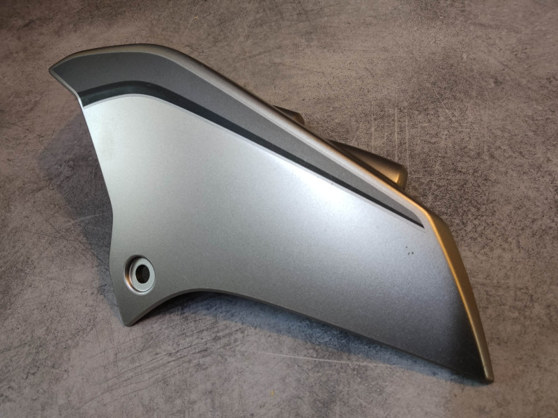Capot latéral gauche gris brillant NOS CB500F 2019 HONDA 64340-MKP-J400NOS