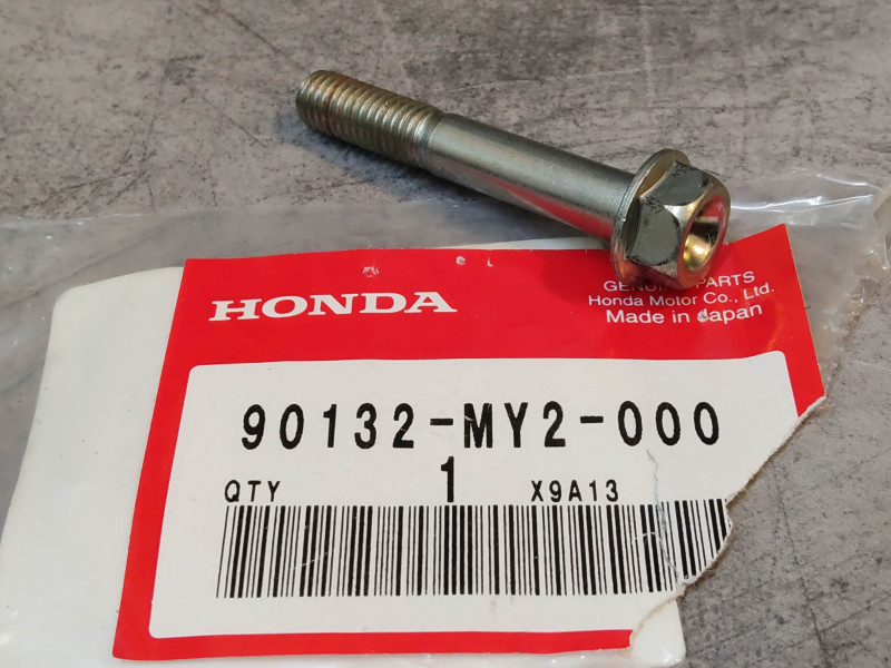 Vis à tête hexagonale épaulée creuse 8x50 mm HONDA 90132-MY2-000