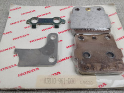 jeu de plaquette ATC250 R 1982 neuf HONDA 43010-961-006 idem 431A0-961-006