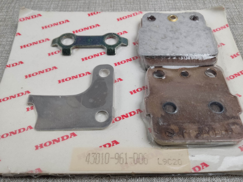 jeu de plaquette ATC250 R 1982 neuf HONDA 43010-961-006 idem 431A0-961-006