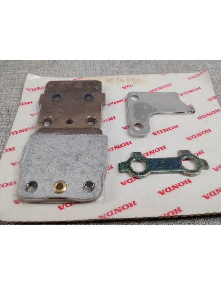 jeu de plaquette ATC250 R 1982 neuf HONDA 43010-961-006 idem 431A0-961-006