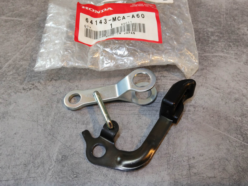 Support gauche montage carénage GL1800 06-10 HONDA 64143-MCA-A60