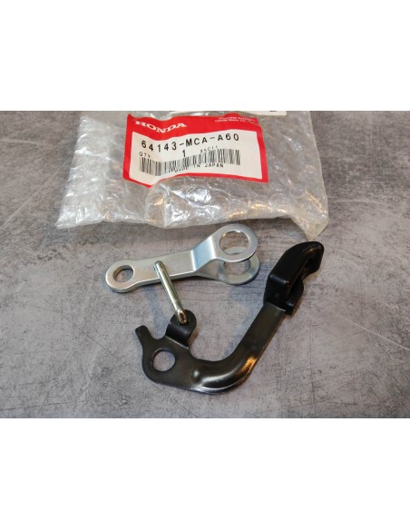Support gauche montage carénage GL1800 06-10 HONDA 64143-MCA-A60