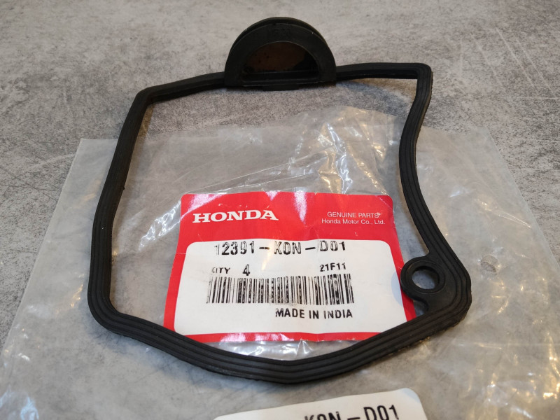 Joint moulé cache culbuteur CBF125 HONDA 12391-KON-D01