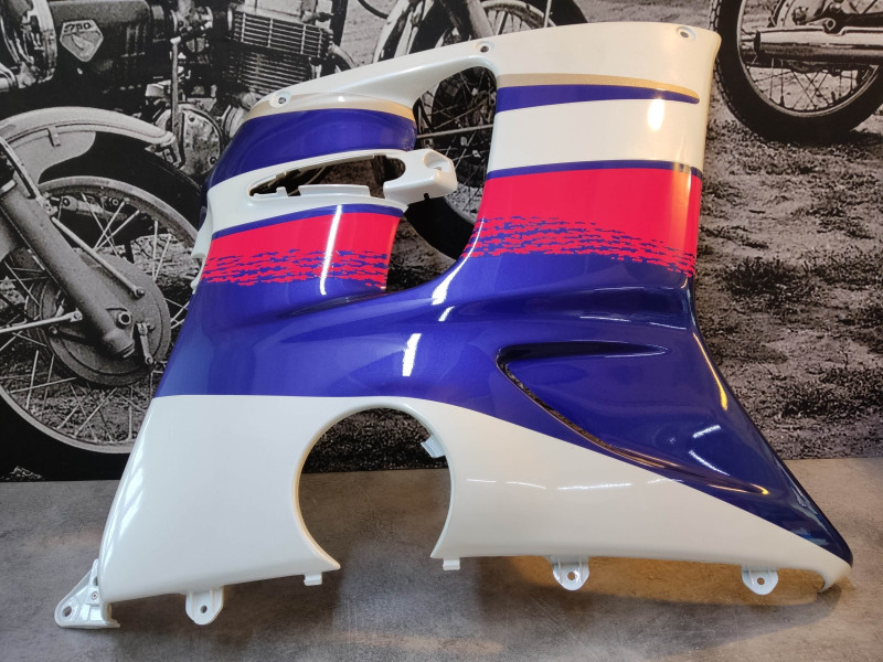 Auvent latéral milieu droit CBR1000 93 HONDA 64325-MZ2-000