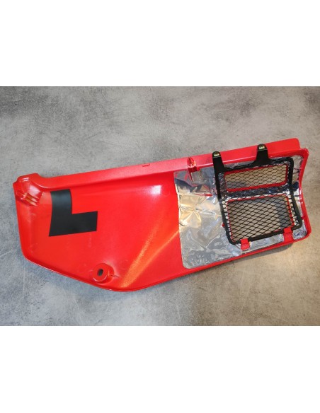 Cache latéral droit rouge NX650 DOMINATOR 88-91 HONDA 83510-MN9-000ZA