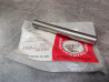 Axe A des fourchettes MTX125 MTX200 TLM220 HONDA 24241-KR8-750