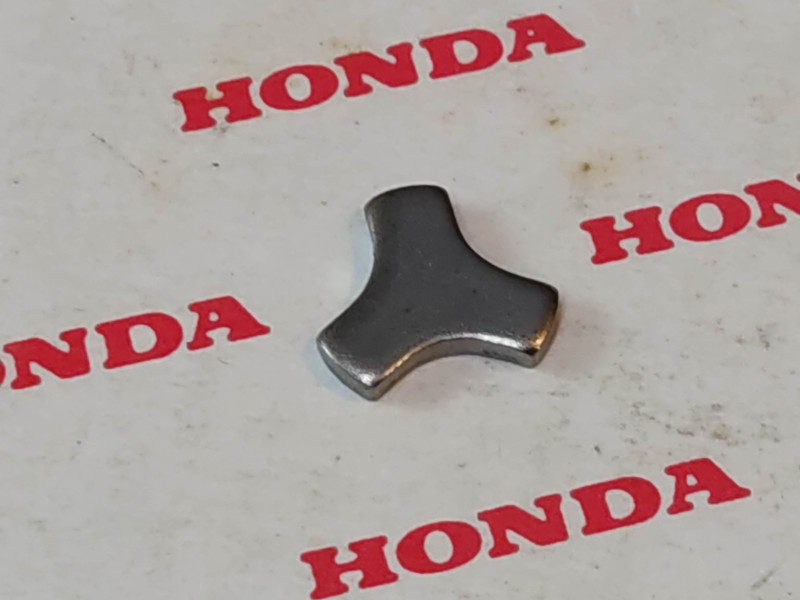 Etoile dans système de graissage de la chaine secondaire HONDA 23525-300-000