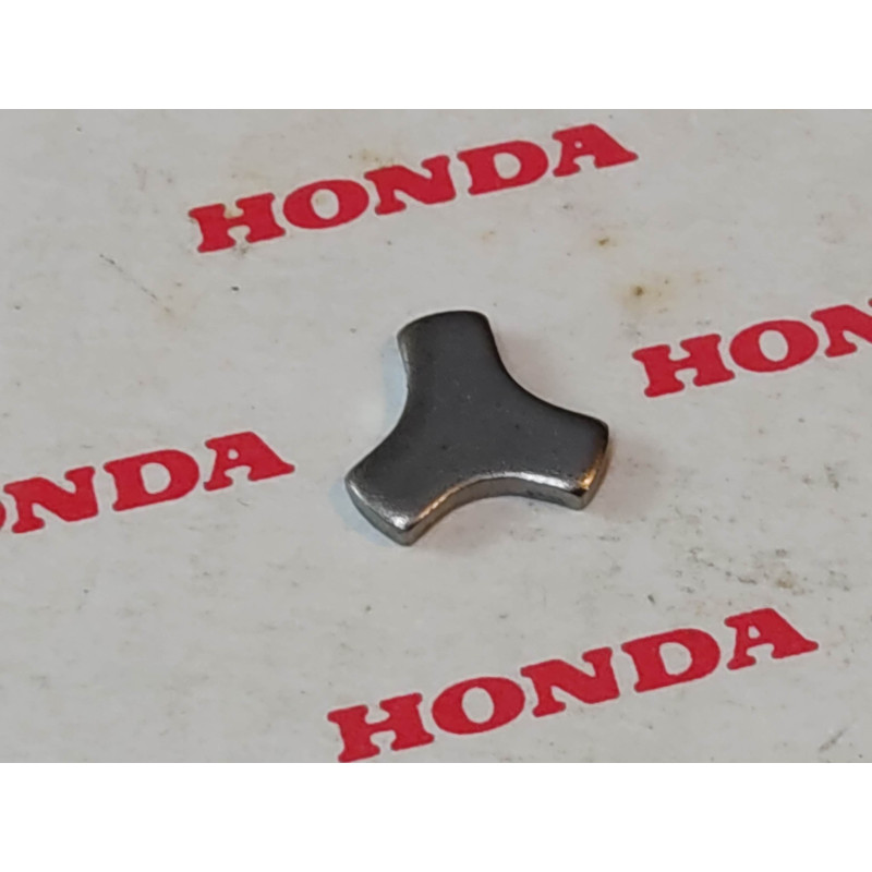 Etoile dans système de graissage de la chaine secondaire HONDA 23525-300-000