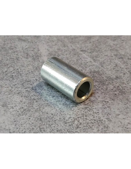 Entretoise repose pied CB600 F/FA/F3 2010/11 HONDA 50651-MGM-D10