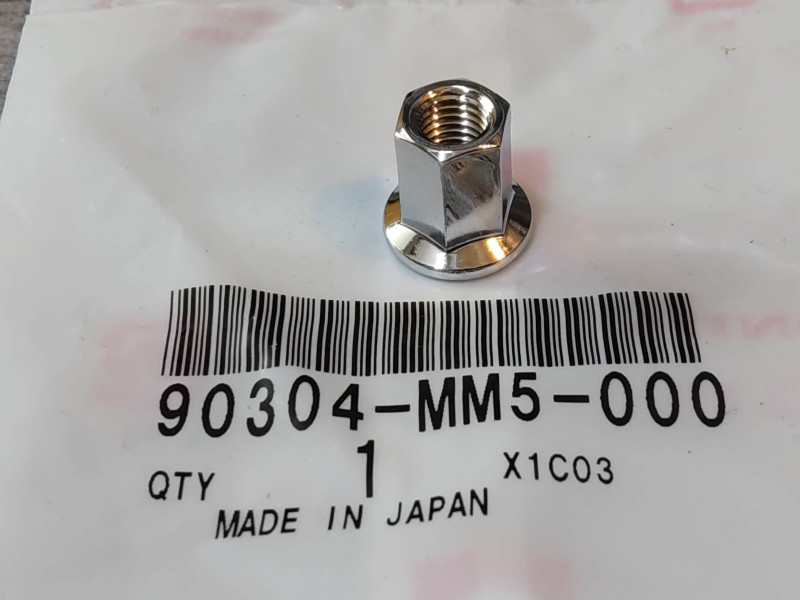 Ecrou d'échappement HONDA 90304-MM5-000
