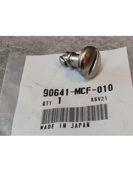 Vis quart de tour carénage 9x15 mm HONDA 90641-MCF-010