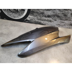 Cache latéral droit SCV100 lead 03/06 code couleur NHA04M HONDA 83500-KRP-900ZD