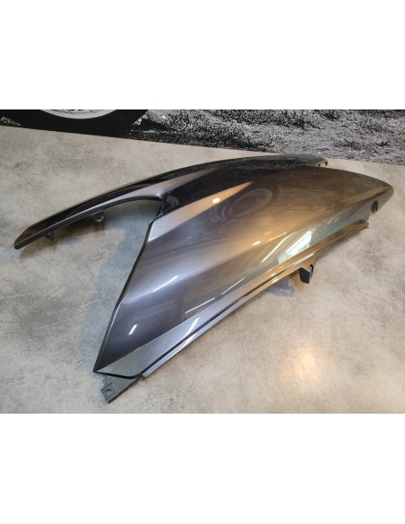 Cache latéral droit SCV100 lead 03/06 code couleur NHA04M HONDA 83500-KRP-900ZD