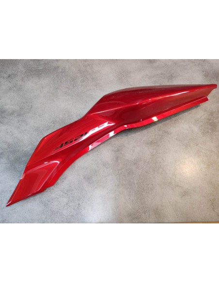 Cache latéral coté droit rouge CB125F 2015-20 HONDA 83700-KPN-E00ZD