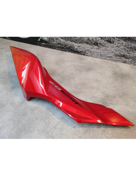 Cache latéral coté droit rouge CB125F 2015-20 HONDA 83700-KPN-E00ZD
