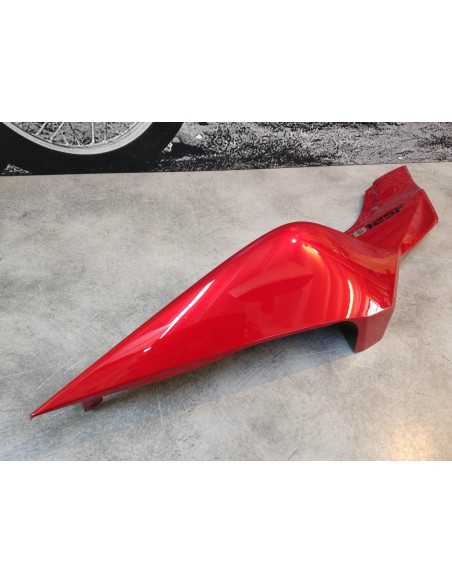 Cache latéral coté droit rouge CB125F 2015-20 HONDA 83700-KPN-E00ZD