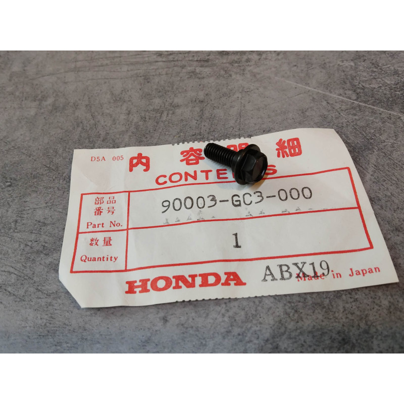 Boulon de garde boue arrière PC800 VF700/750 CF50/70 HONDA 90003-GC3-000