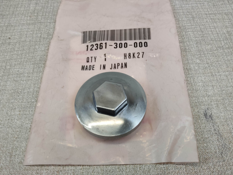 Bouchon de visite basculeurs ou carters sur divers modèles HONDA 12361-300-000