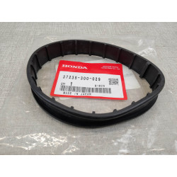 Caoutchouc sous compte-tours Honda CB750 K0-K2 | 37235-300-029