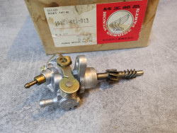 Pompe à huile pour MTX125RW 83/87 HONDA 15100-KE1-013