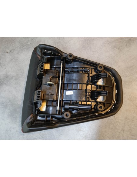 Siège passager noir liseret rouge NT1100 2022/25 HONDA 77300-MLF-E01
