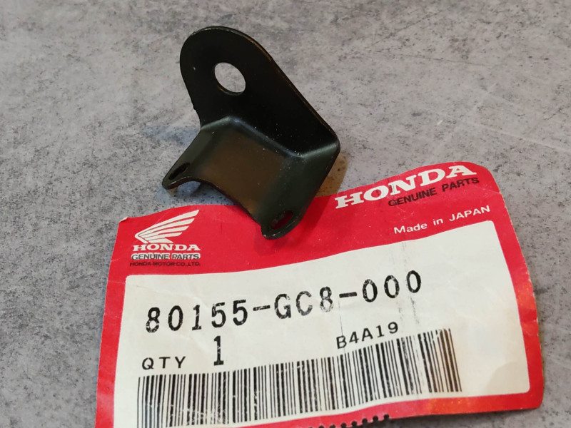 Appui de couvercle central gauche NH 50/80 HONDA 80155-GC8-000