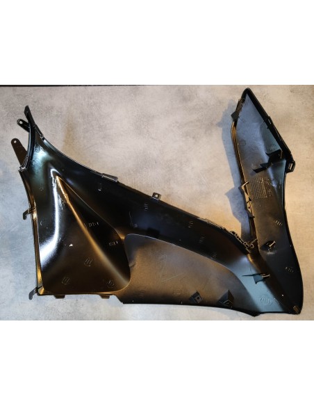 Carénage latéral avant gauche noir (NHA35M) PCX 125/150 HONDA 64502-KWN-901ZA