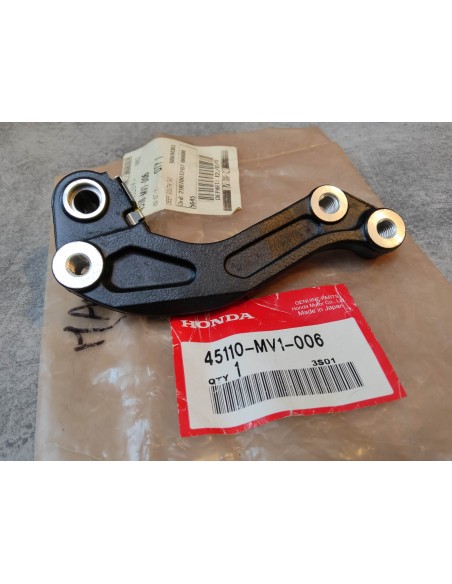 Support étrier frein avant gauche XRV750 AFRICA TWIN 90-92 HONDA 45110-MV1-006