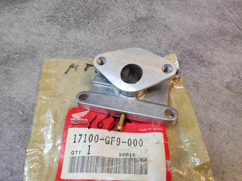 Pipe admission alu de MTX50A/AH/A2J NSR50AK HONDA 17100-GF9-000