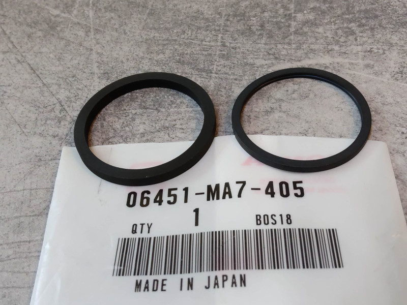 Kit joint de piston d'étrier D 32mm cache poussière HONDA 06451-MA7-405