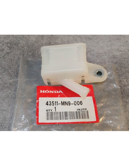 Reservoir maitre cylindre NX500 NX650 88-99 HONDA 43511-MN9-006