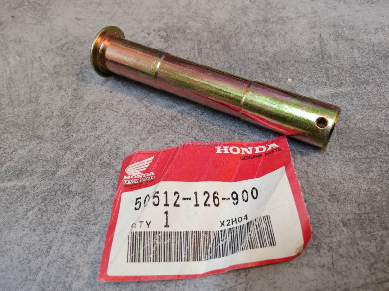 Axe de pivot de béquille ST50 ST70 DAX CT70 HONDA 50512-126-900