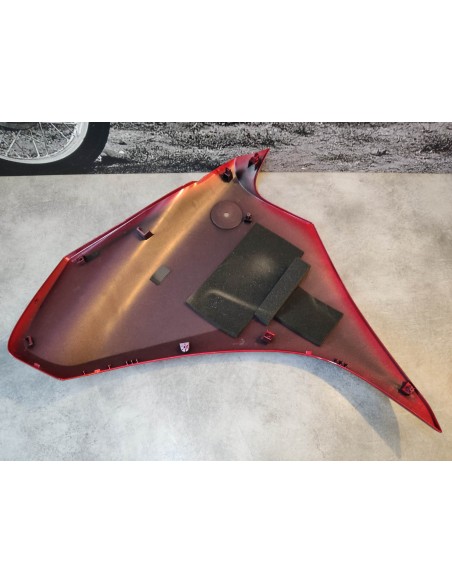 Flanc de carénage droit rouge VFR1200 F/FD 2010/11 HONDA 64310-MGE-000ZC