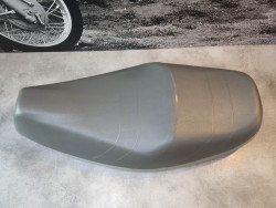 Selle double avec défaut de couture CH125 SPACY 92/93 HONDA 77200-KV8-730OCC