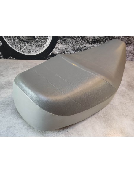 Selle double avec défaut de couture CH125 SPACY 92/93 HONDA 77200-KV8-730OCC