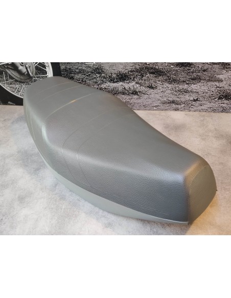 Selle double avec défaut de couture CH125 SPACY 92/93 HONDA 77200-KV8-730OCC