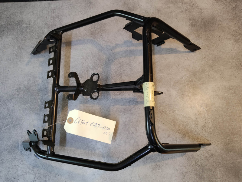 Araignée de carénage XL1000V VARADERO 03-06 HONDA 64501-MBT-D20OCC