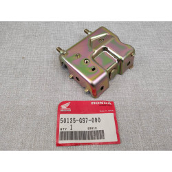 Appui fixation carénage avant Honda SA50 Vision 50135-GS7-000