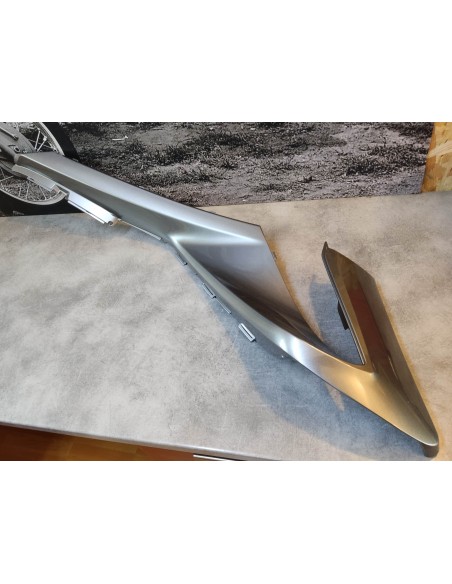 Panneau latéral gauche FJS400 SILVER WING HONDA 64341-MFT-640ZC