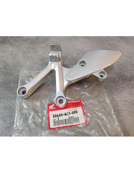 Platine repose pied droit VFR750F 94-97 HONDA 50600-MZ7-000