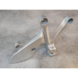 Platine repose pied droit VFR750F 94-97 HONDA 50600-MZ7-000